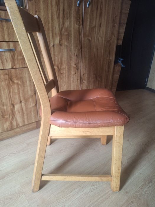 Столове за хранене,5бр.масивно дърво и естествена кожа