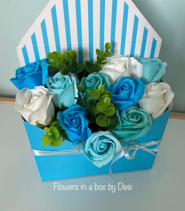 Аранжирани сапунени рози в кутии букет в кутия подарък цветя