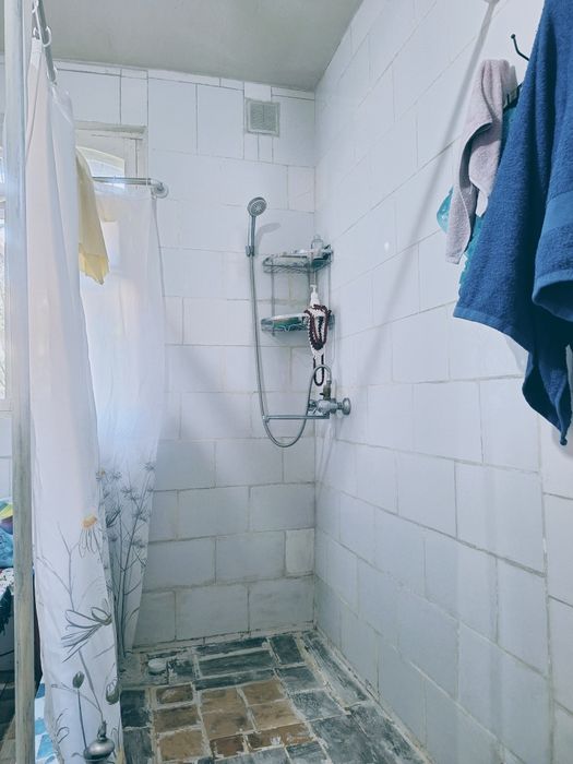 Продаётся дом в городе Шымкенте Абайский район.