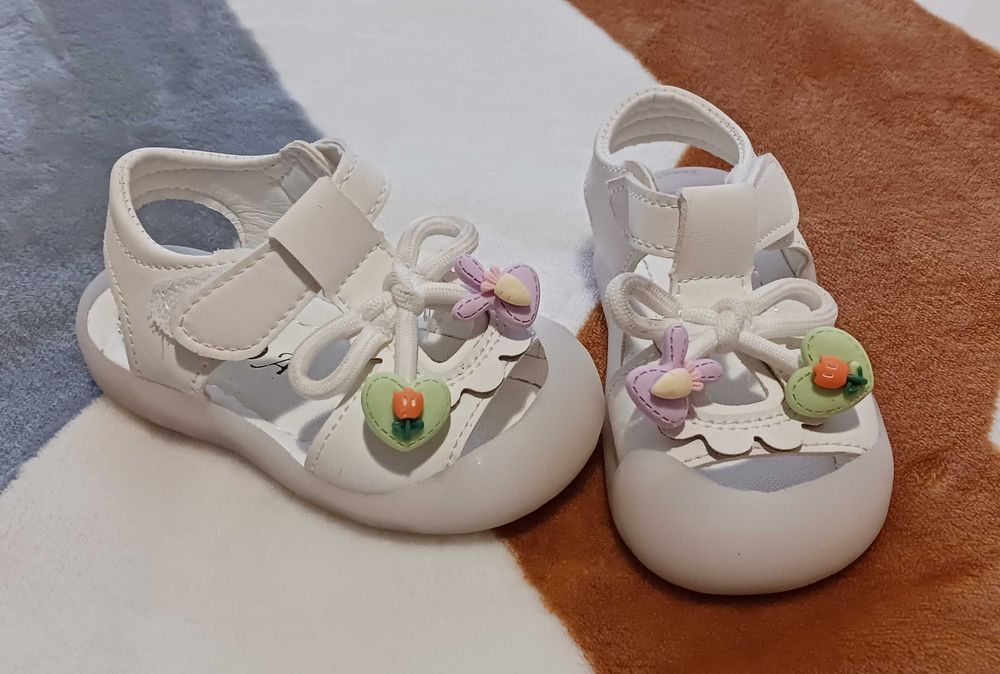 Детски сандали - размери 21/22