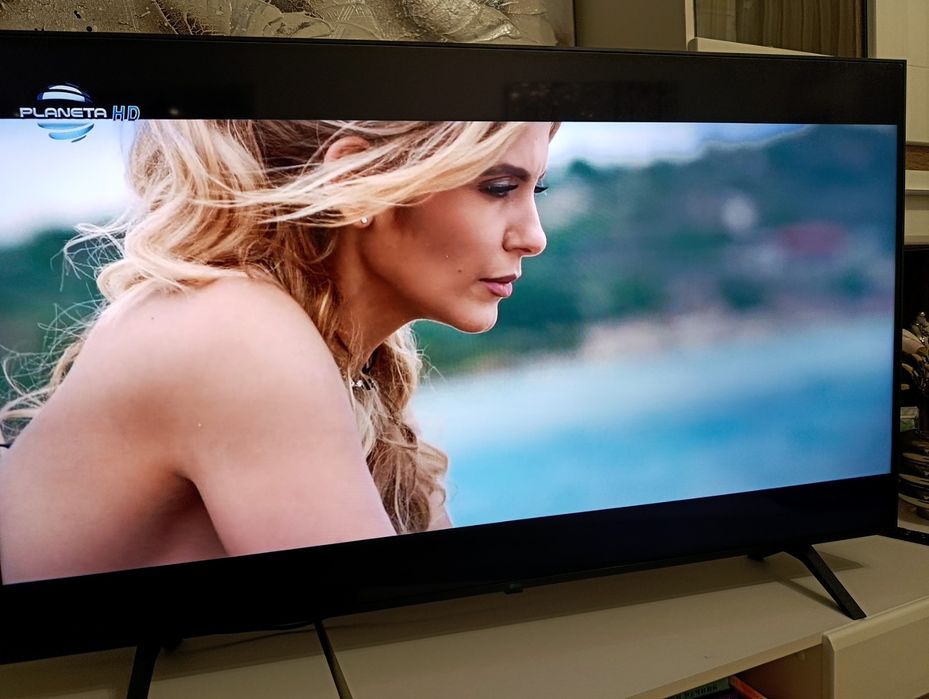 НОВ  смарт телевизор LG 55 инча.