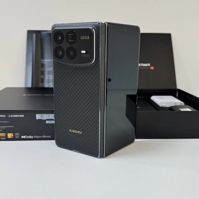 Xiaomi Mix Fold 4 Carbon