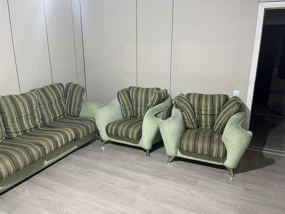 Продаю раскладной диван и кресло