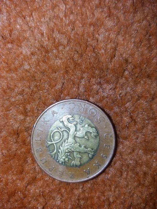 Vand bancnote vechi de colecție..o curea de pionier SI CASCHETA MINER