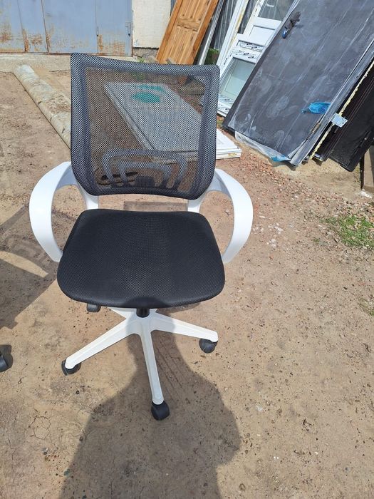 Продам кресло офисное