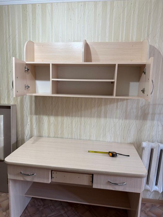 Продаи шкаф и стол