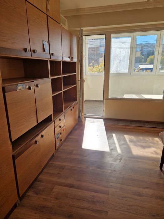 Дава се под наем Тристаен апартамент в Русе, Дружба 3 - 82 кв.м за 280.5 € - Снимка #1