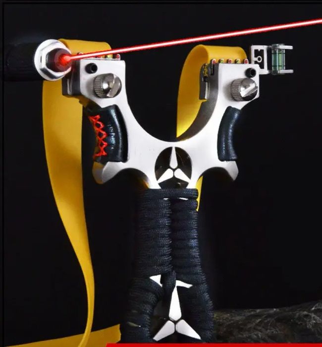 Два  модела много яки прашки   с лазер, нивелир и магнит за сачмите