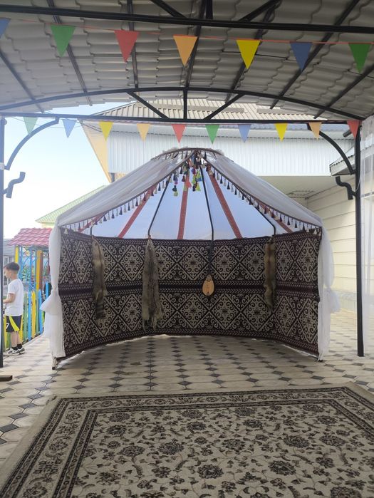 Киіз үй жартылай