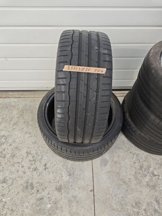 255/35/20 Hankook