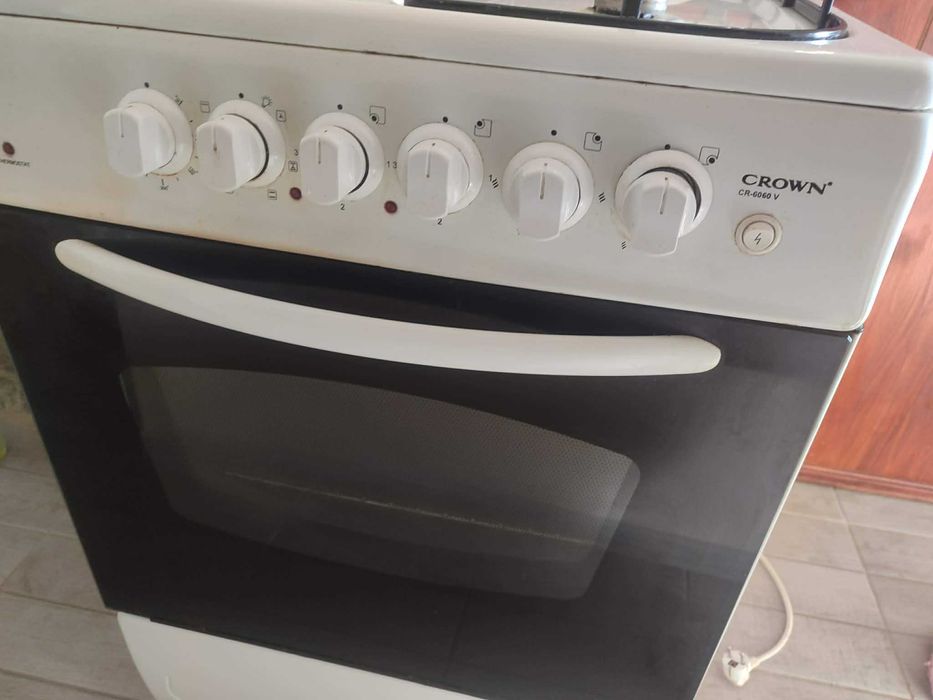 Комбинирана готварска печка Crown CR6060V – газ + ток