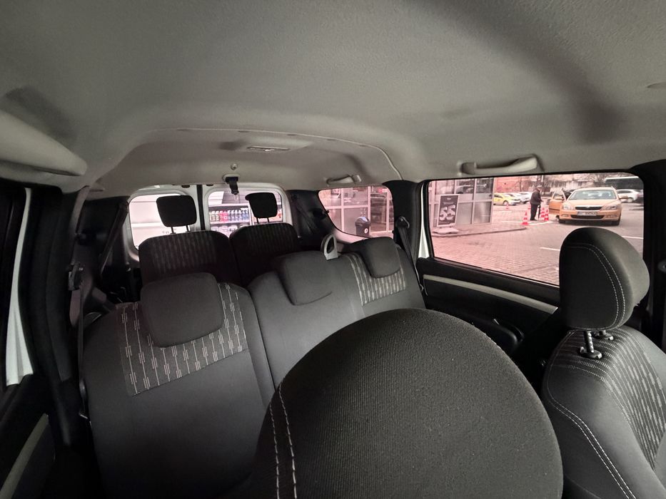 DACIA LOGAN MCV 7 locuri an 2012 motor 1600 benzina