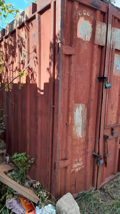 Металлический контейнер для дома и для дачи