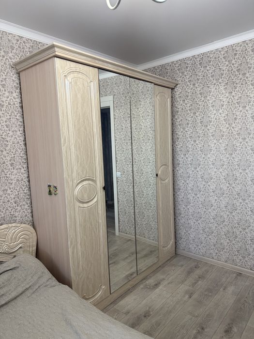 Продам спальный гарнитур