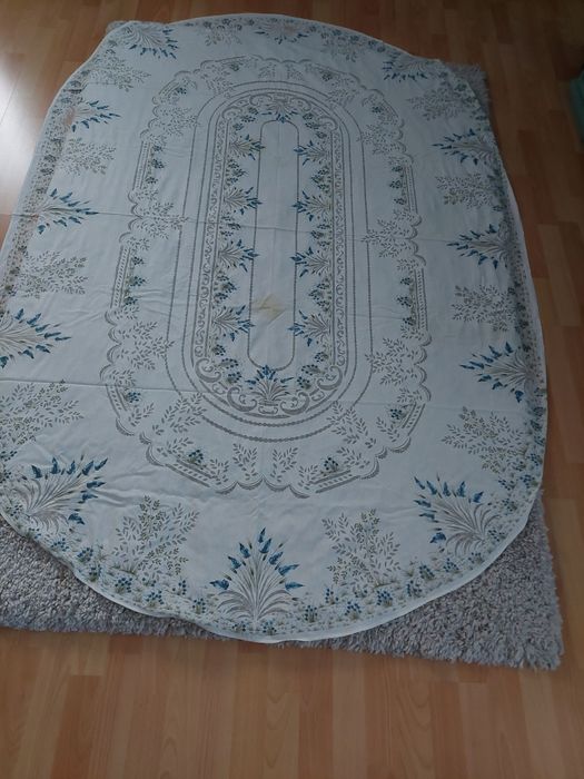 Покривки големи и малки.