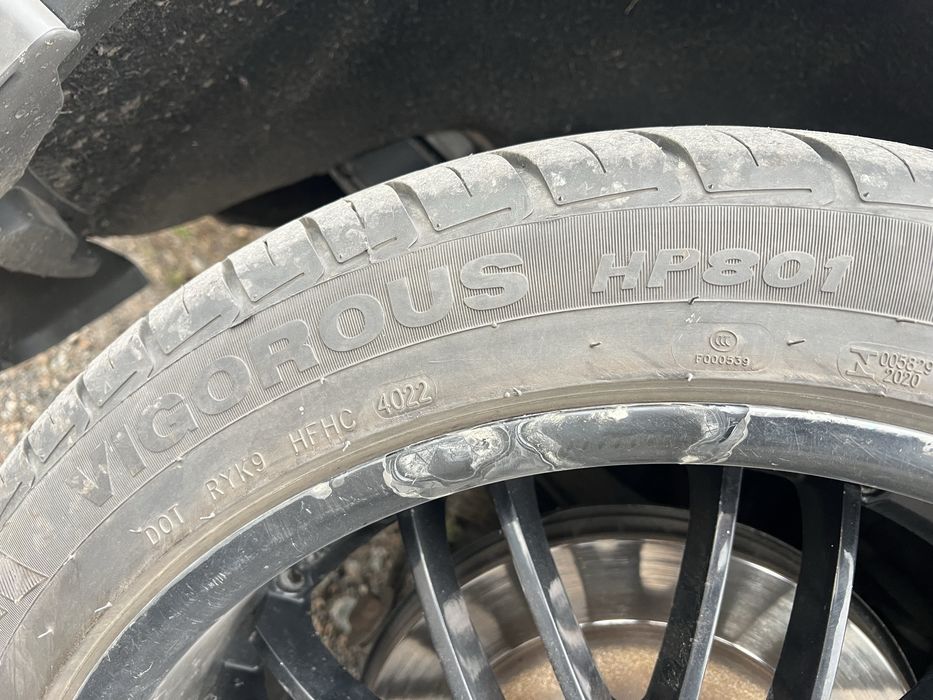 Резина 275/40R20