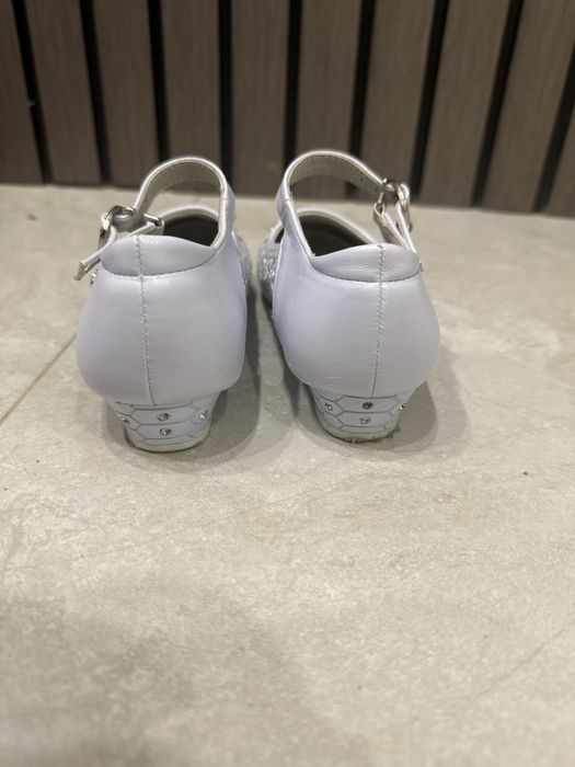 Туфли на девочку 4-6 лет