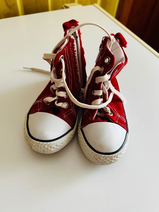 Papuci pentru copii mărimea 23