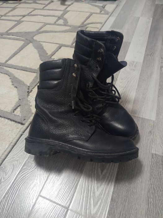 Продаётся кожаные военные полусапожки берцы