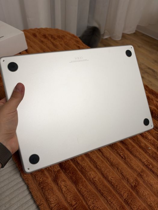 Macbook AIR, 15 inch, M2, 256 GB, 8 GB RAM, silver