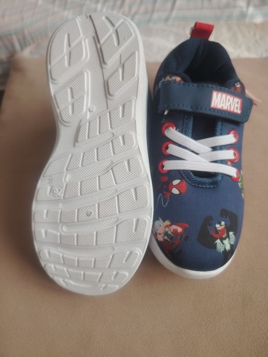 Нови  детски обувки  на Marvel