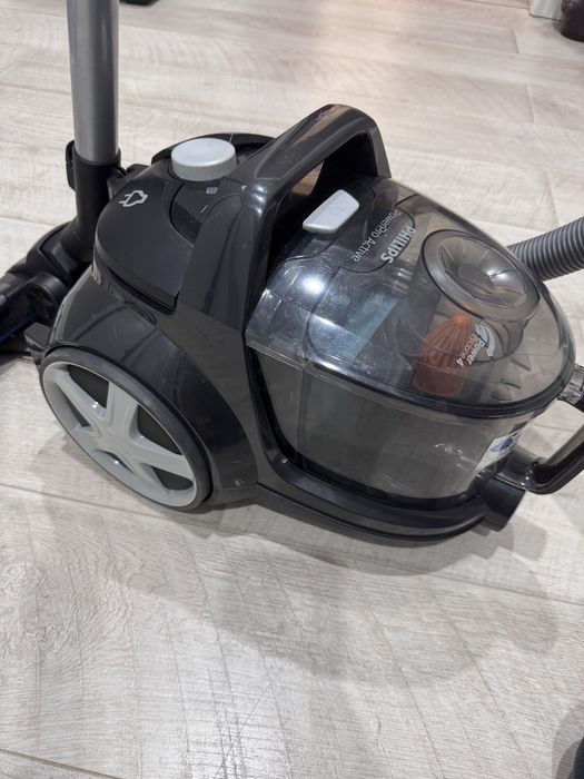 Пылесос бренда Philips