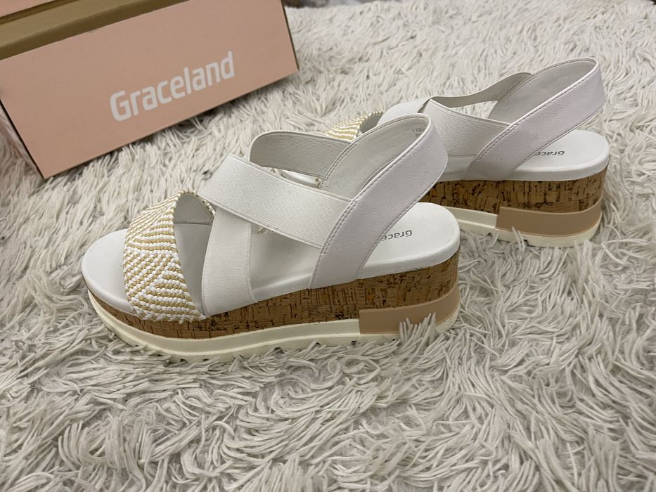 Два чифта сандали размер 38