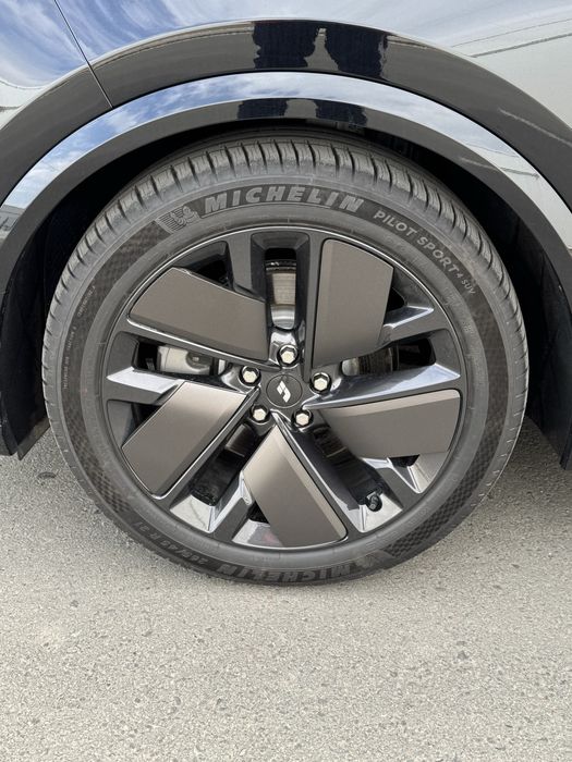 Lixiang L9 restayling/4900km probeg