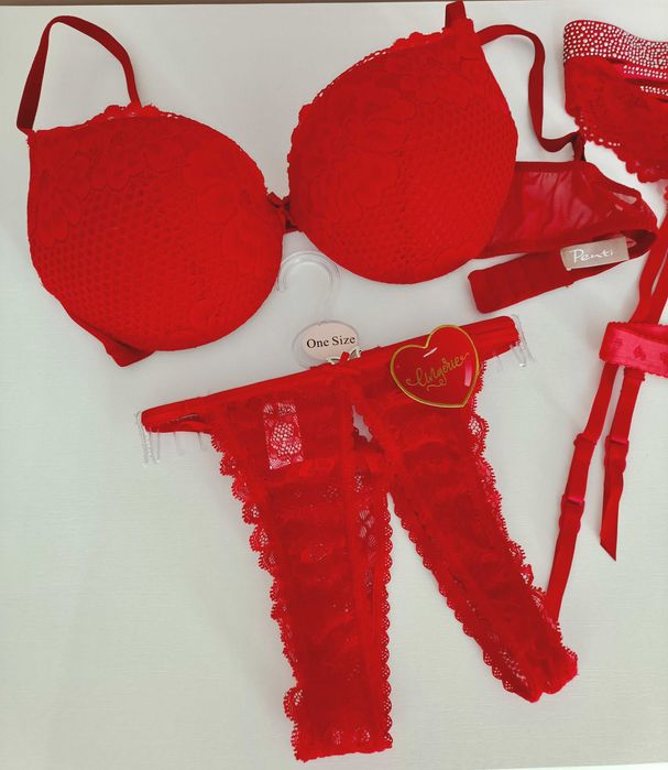 Set Penti nou cu accesorii deosebite