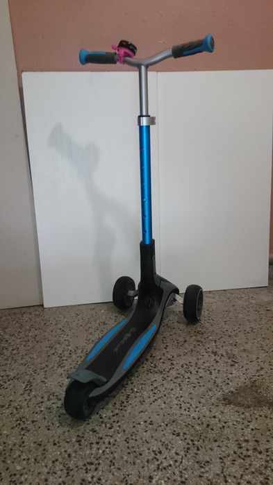 Тротинетка GLOBBER ULTIMUM и тротинетка ORBIT BYOX
