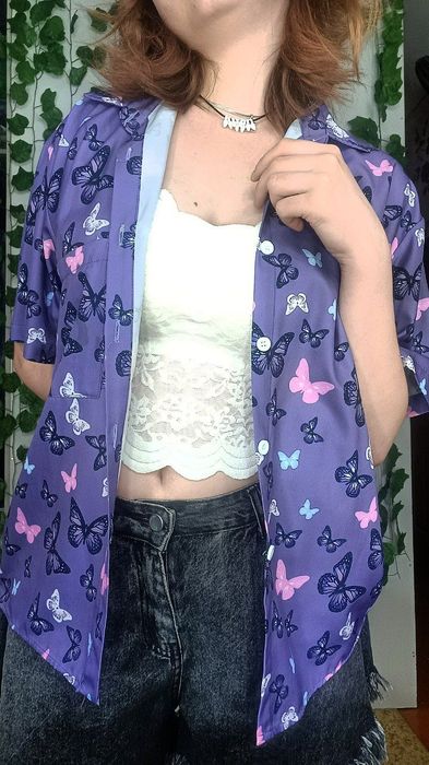 Яркая милая рубашка с короткими рукавами