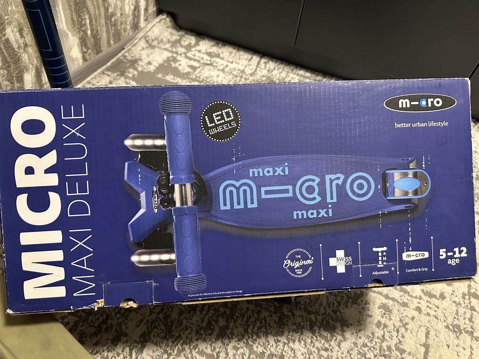 Самокат Maxi micro deluxe led , на возраст 5-12 лет, Швейцария