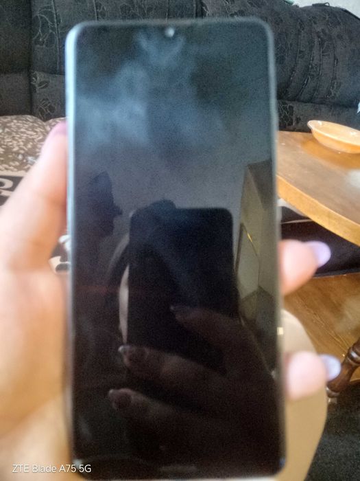 Dva telefona za chasti