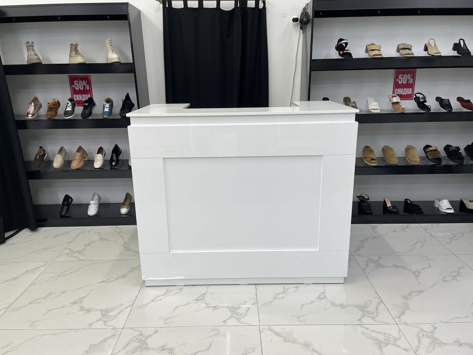 Продается стол ресепшн