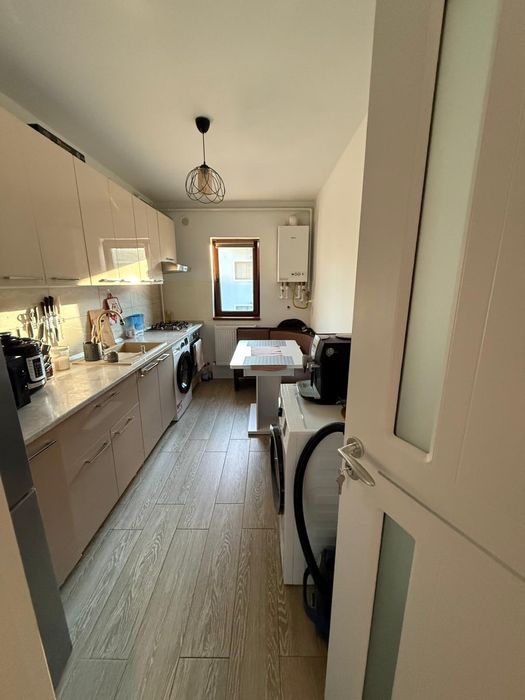 Vand apartament cu doua camere decomandat negociabil