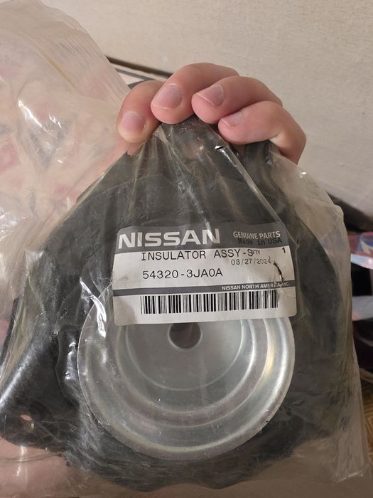 Опора переднего амортизатора Nissan 54320-3JA0A (Оригинал)