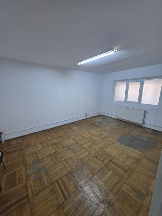 Inchiriez spatiu comercial/birouri langa Policlinica II