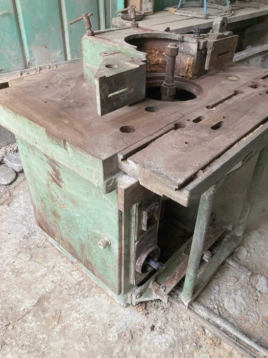 Продам деревообрабатывающий фрезерный станок