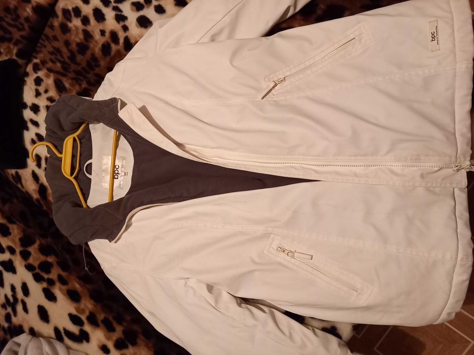 Зимно яке бяло изключително красиво