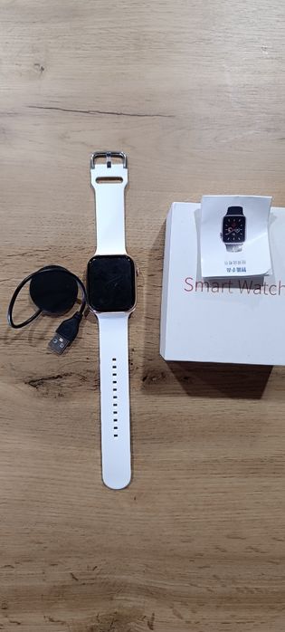 Смарт часовник, имитация на Apple