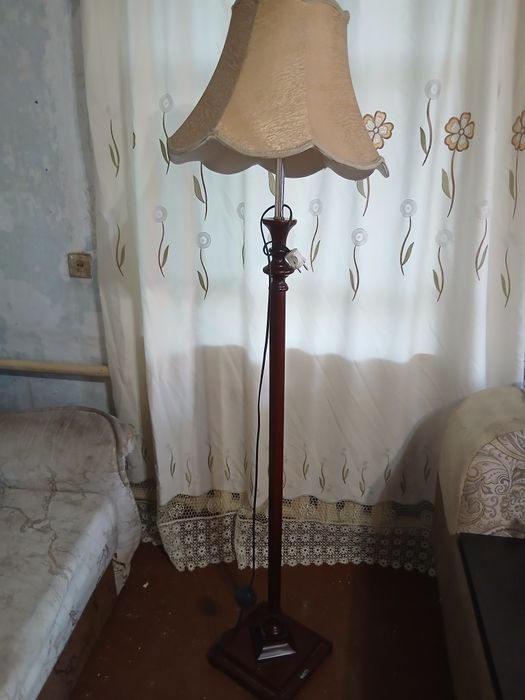 Продам торшер классик