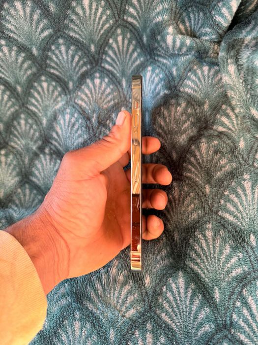 Vand Iphone 14 pro max gold sau schimb