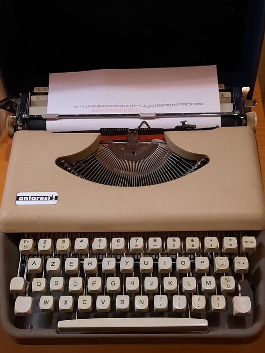Mașină de scris Antares impecabilă