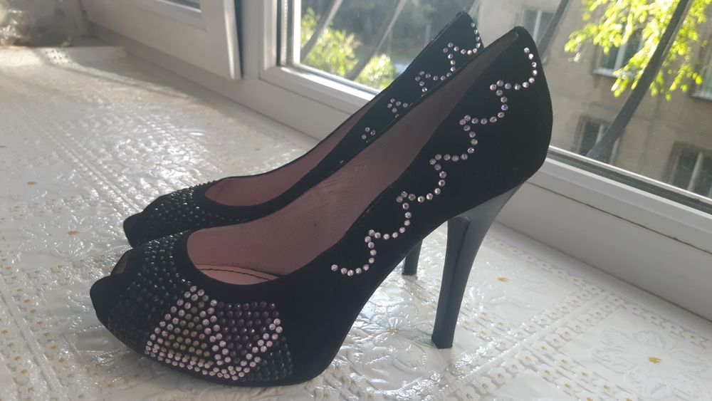 Женские туфли вечерние
