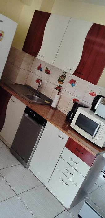 Închiriez apartament