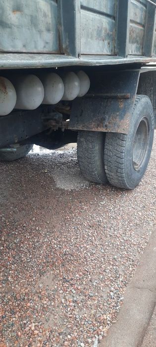 Зил стилади самосвал.