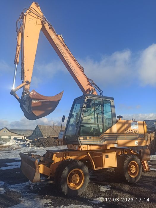 Экскаватор колесный полноповоротный