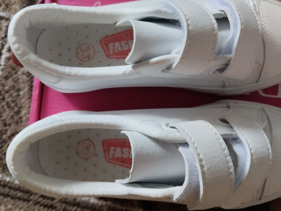 Кроссовки для девочки +подарок