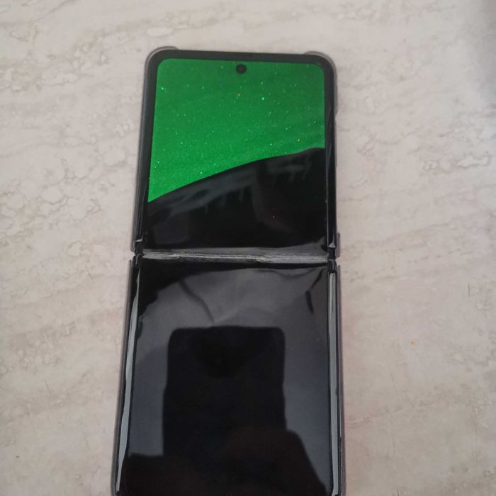 Samsung Z flip за части