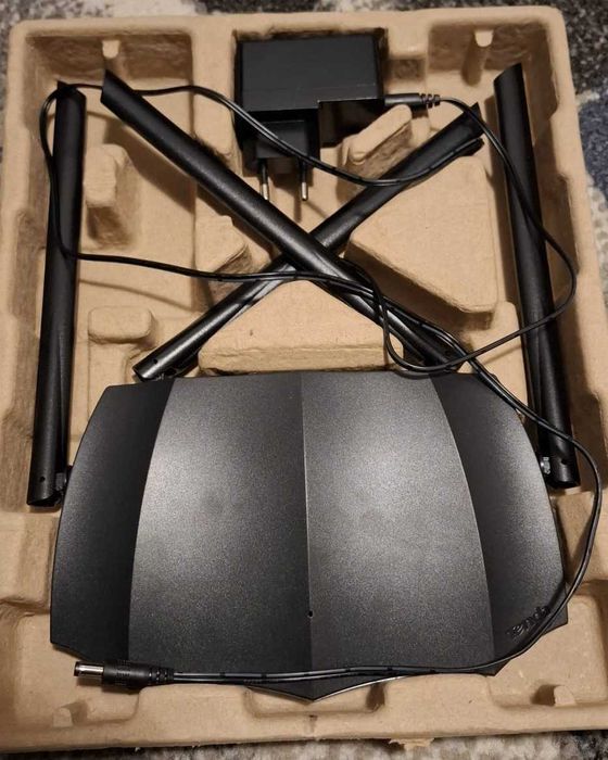 Router Tenda AC1200 AC8